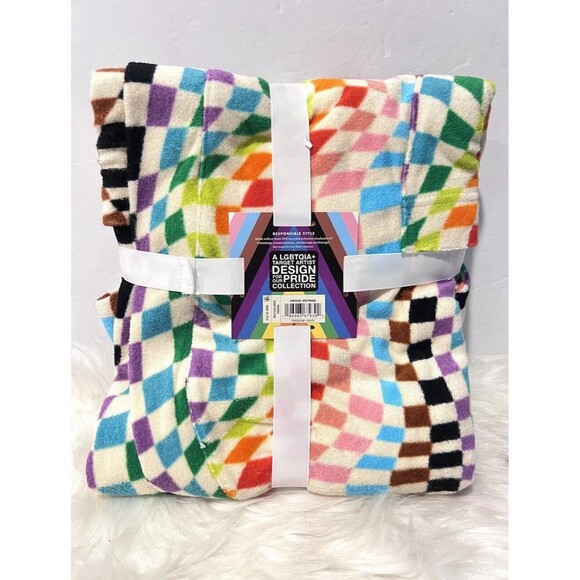Target Pride Bathrobe Alice Butts Unisex Checker Rainbow NWT - Picture 4 of 5